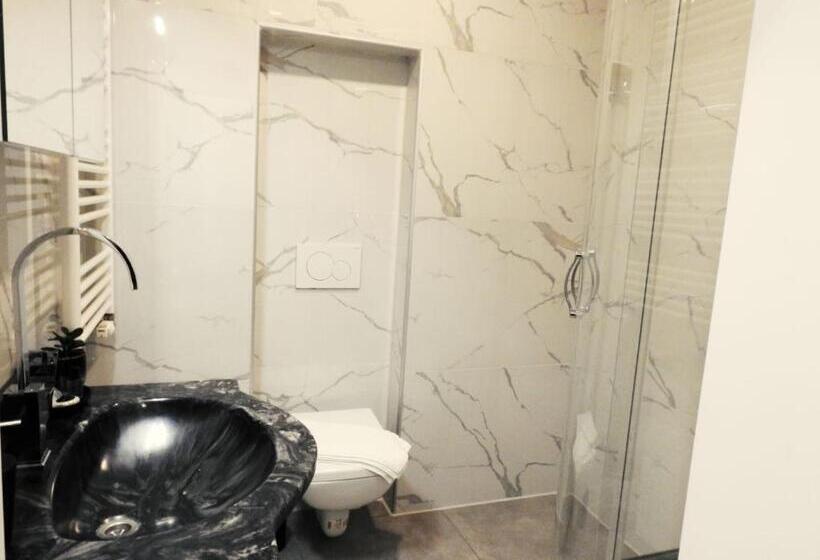 غرفة قياسية, Hecht