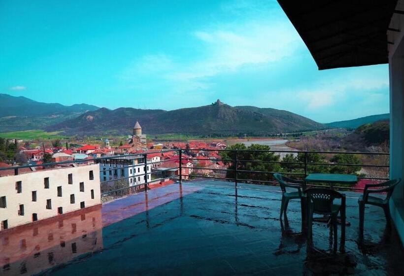 اتاق استاندارد با تراس, White House Mtskheta