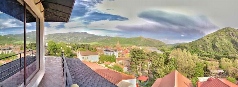 اتاق استاندارد با تراس, White House Mtskheta