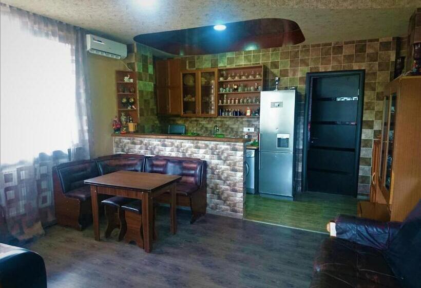 اتاق لوکس, White House Mtskheta