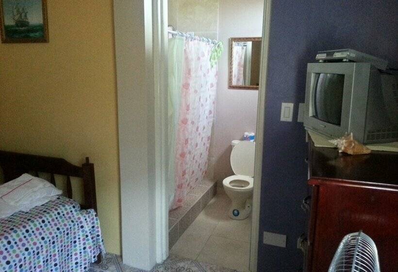 Economy Studio, The Nixon's Bay Side Mangrove Inn