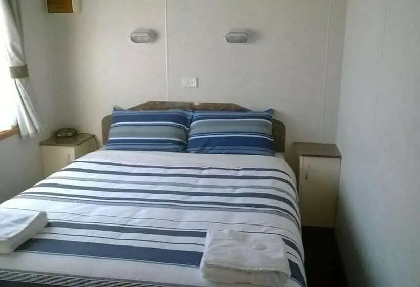 ویلا دلوکس 2 خوابه, Golden Terrace Holiday Park