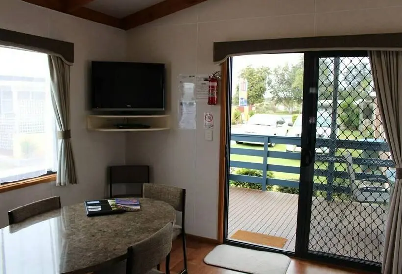 ویلا دلوکس 2 خوابه, Golden Terrace Holiday Park