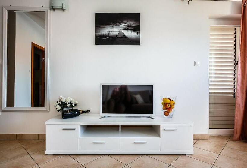 Апартаменты Комфорт 1 Спальня, Mare & Mons Deluxe Apartments