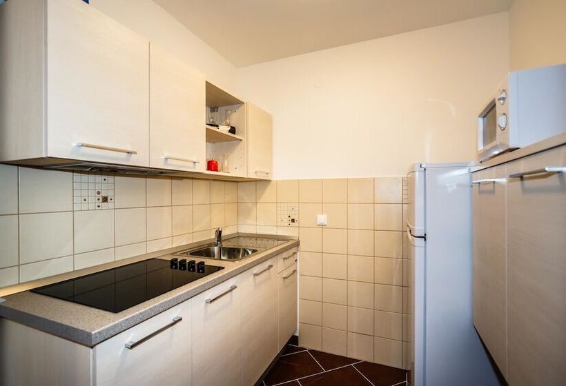 Апартаменты 2 Спальни Вид на Море, Mare & Mons Deluxe Apartments