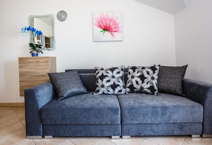 آپارتمان 2 خوابه با چشم‌انداز دریا, Mare & Mons Deluxe Apartments