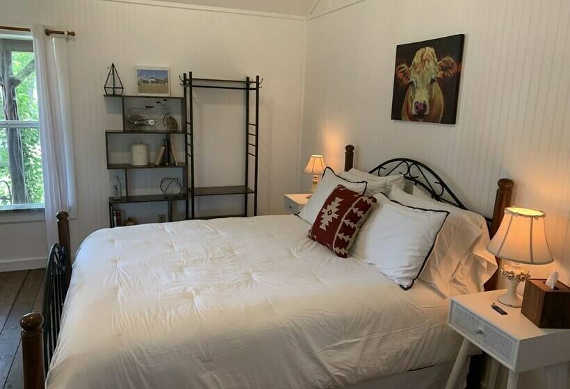 デラックスキャビン, Tillman Resort