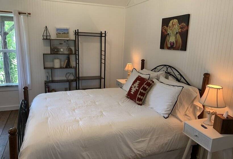 デラックスキャビン, Tillman Resort