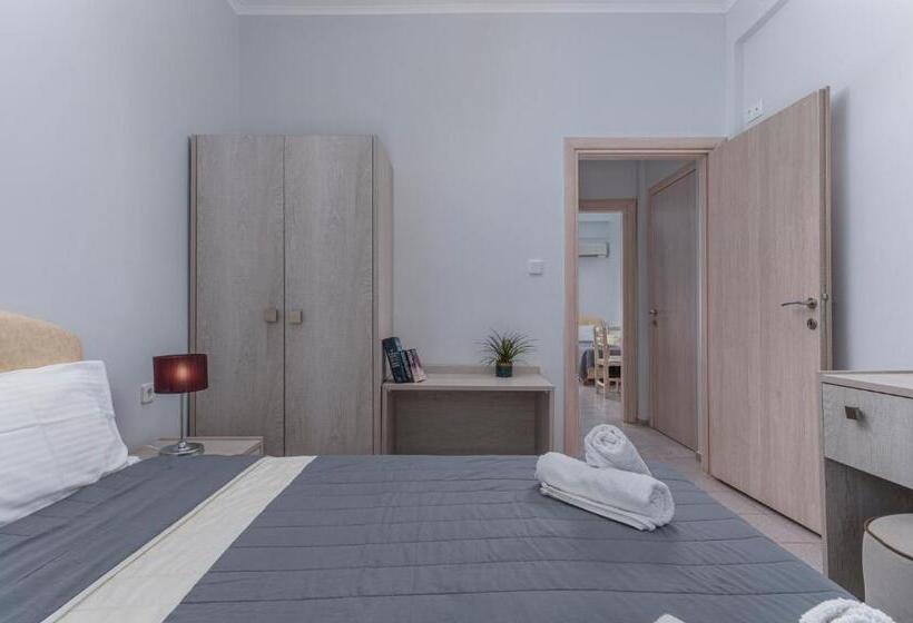 דירת משפחה, Adonis