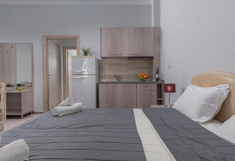 דירת משפחה, Adonis