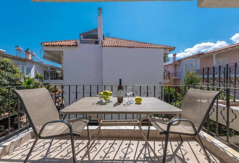 דירת משפחה, Adonis