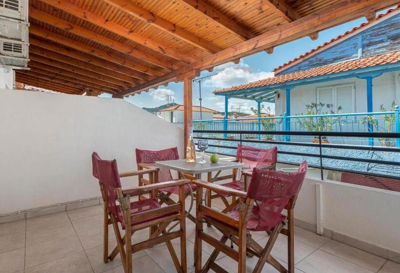 דירת חדר, Adonis