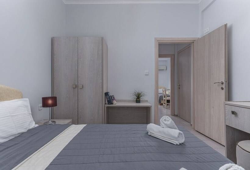 דירת משפחה, Adonis