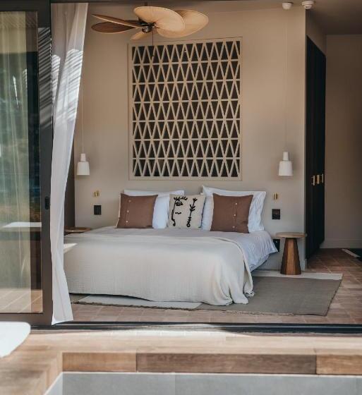 전용 풀장 스위트, Maslina Resort