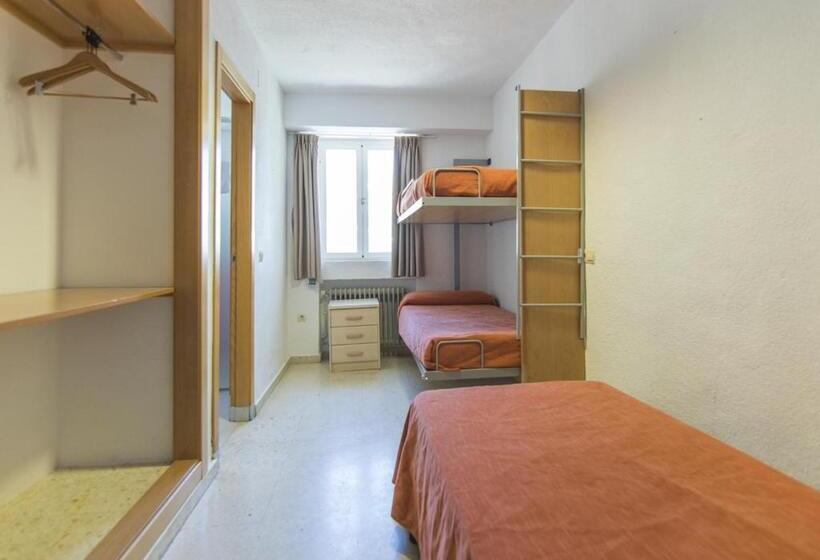スタンダードトリプルルーム, Albergue Inturjoven Sierra Nevada   Hostel
