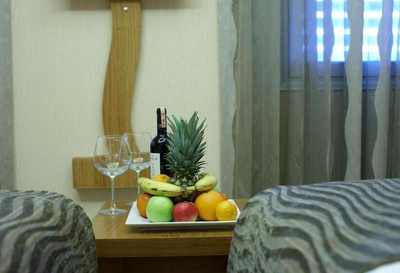 エクゼクティブルーム, Dovsotel