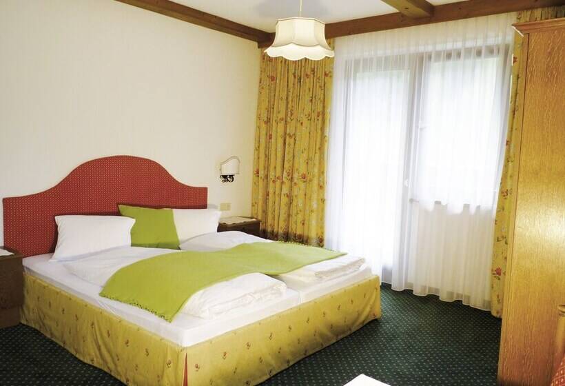 اتاق استاندارد سه تخته با چشم‌انداز, Garni Wieshof