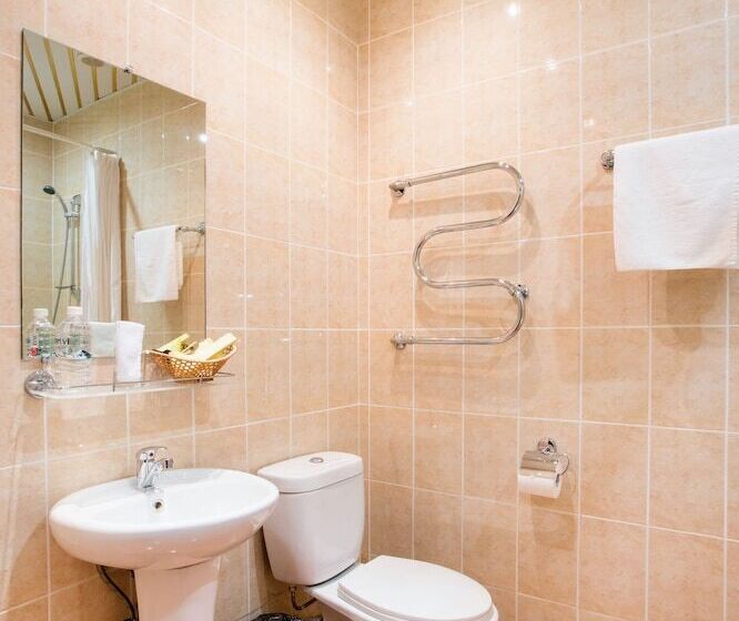 اتاق استاندارد یک نفره, Ali