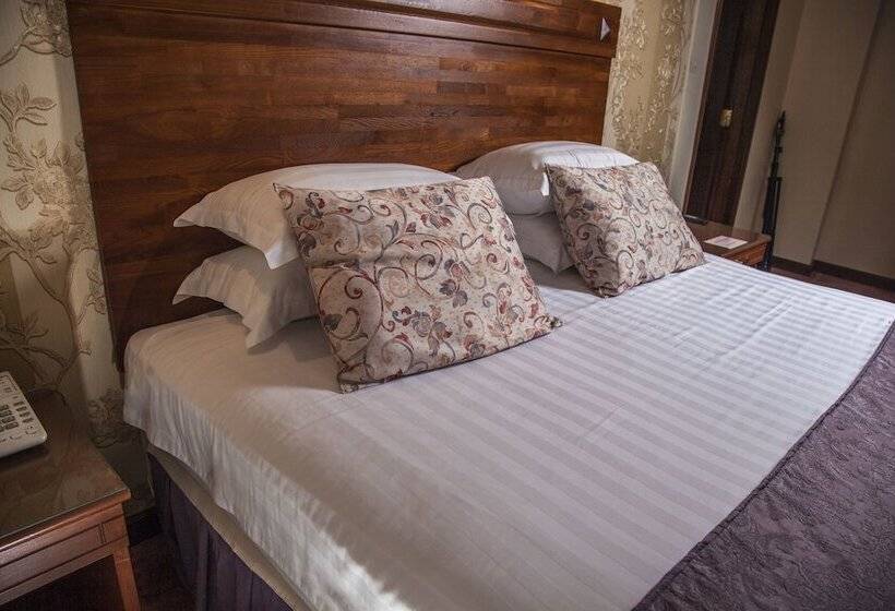 سوئیت راحتی, Ali