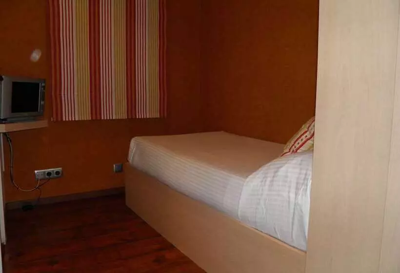 اتاق استاندارد یک نفره, Annex Rey Don Jaime I