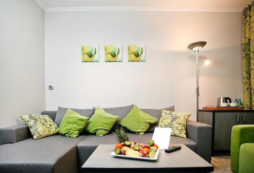 اتاق استاندارد سه نفره, Artus Resort