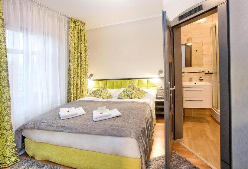 Номер Стандарт Трехместный, Artus Resort