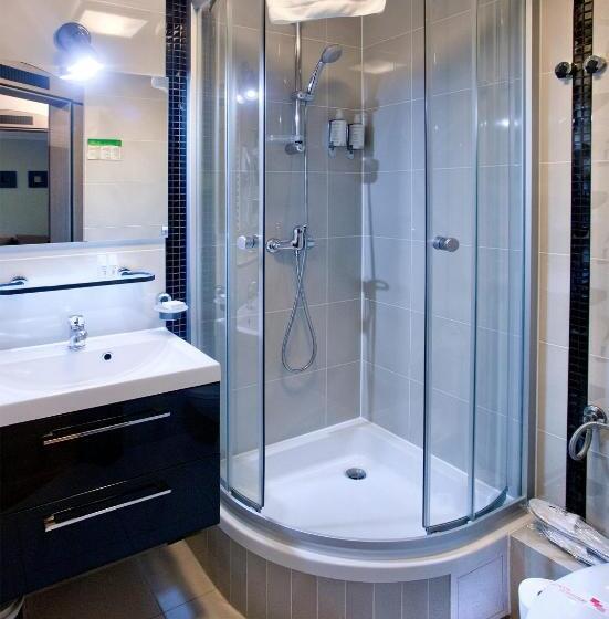 اتاق استاندارد سه نفره, Artus Resort