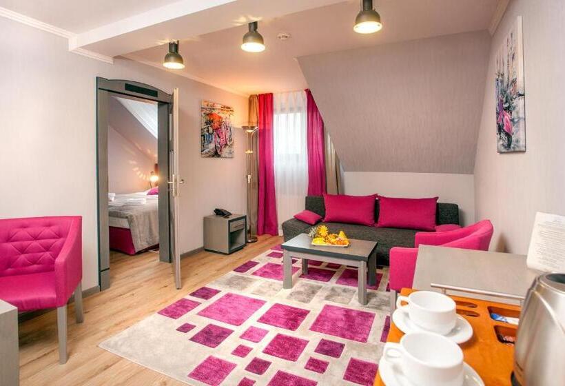 اتاق استاندارد سه نفره, Artus Resort