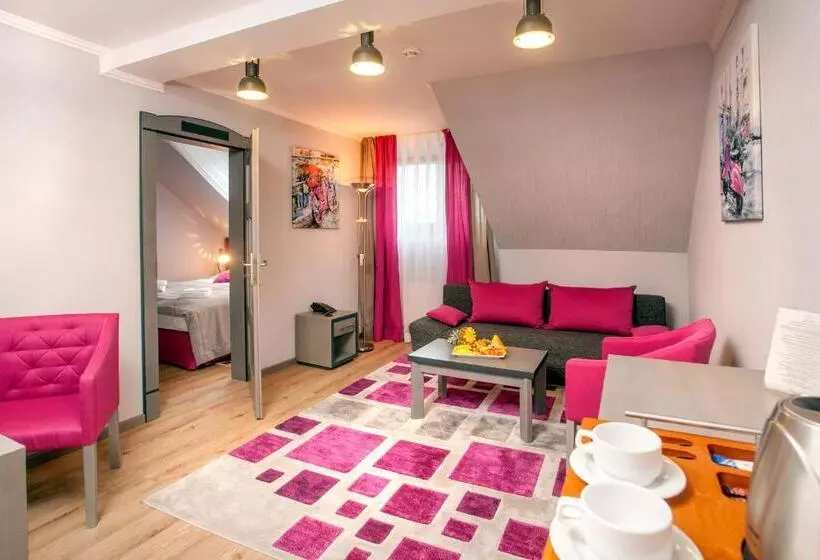 اتاق استاندارد سه نفره, Artus Resort
