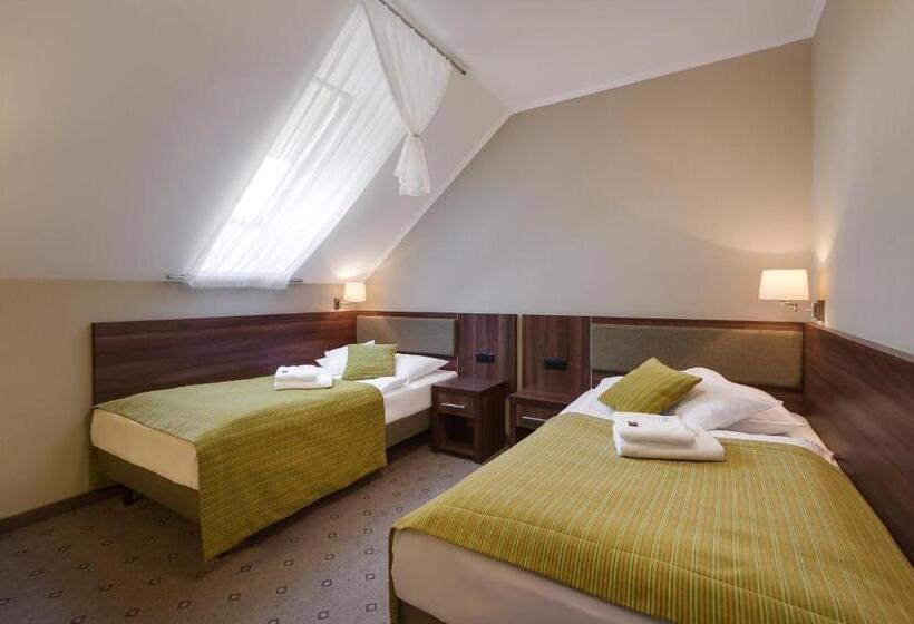 اتاق استاندارد چهار تخته, Artus Resort