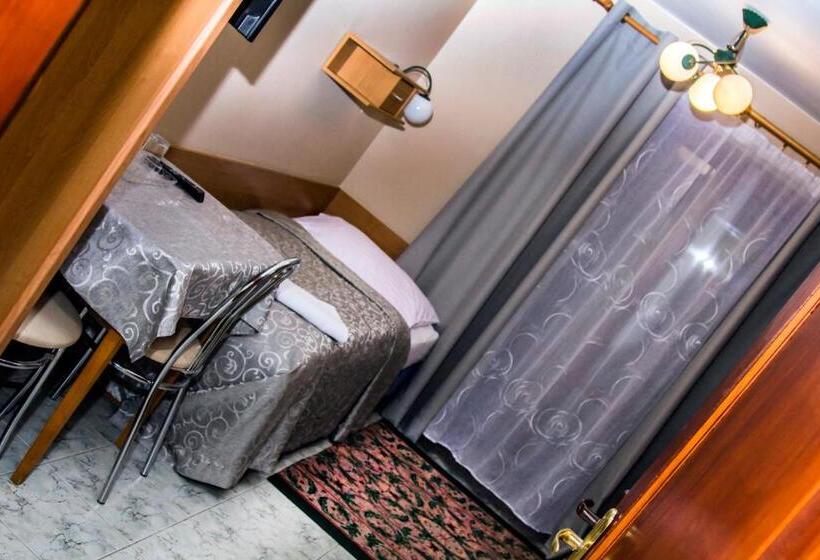 חדר סטנדרט יחיד, Galant