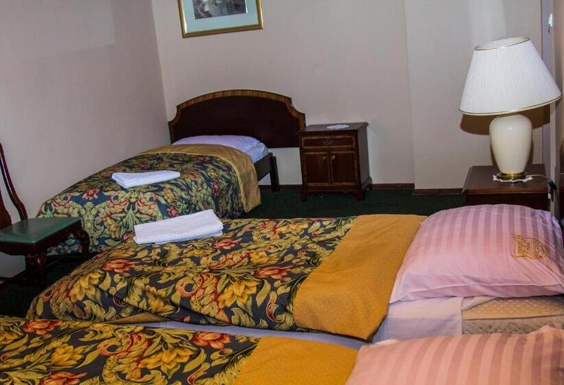 חדר סטנדרט לארבעה, Galant