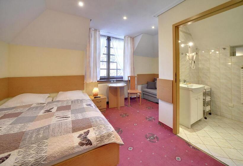 标准三人间, Gościniec Nad Potokiem