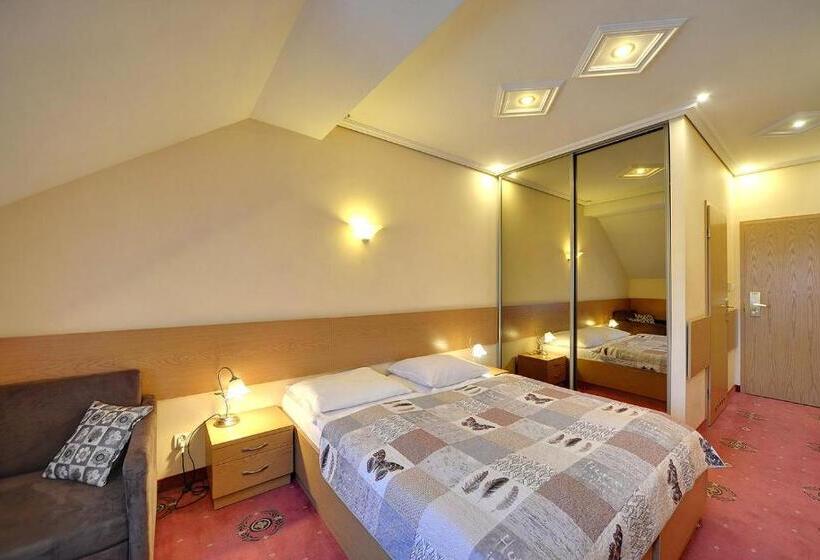 标准三人间, Gościniec Nad Potokiem