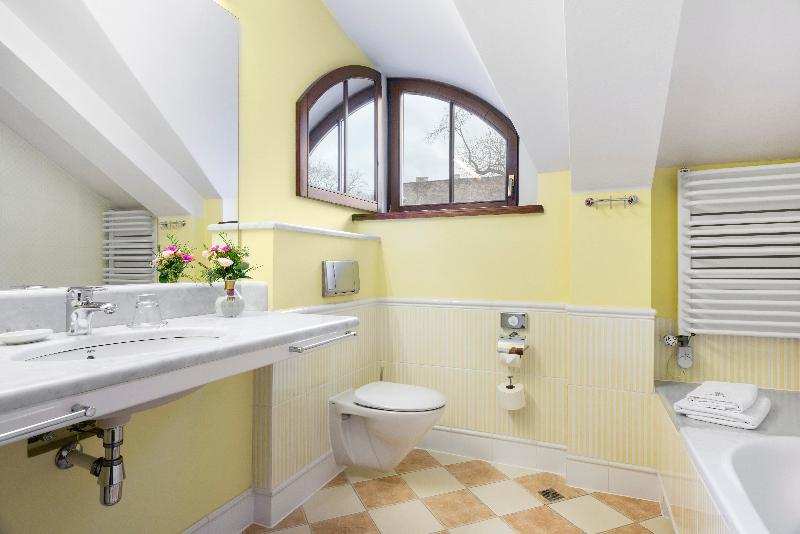 スタンダードシングルルーム, Maltański