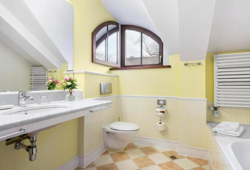 スタンダードシングルルーム, Maltański