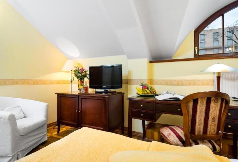 スタンダードシングルルーム, Maltański