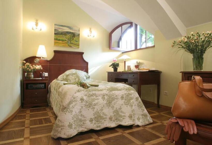 スタンダードシングルルーム, Maltański