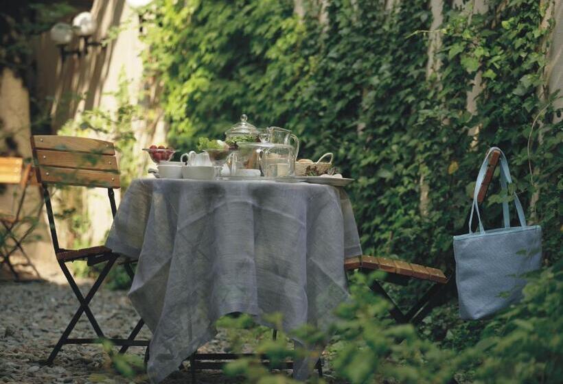 スタンダードルーム, Maltański