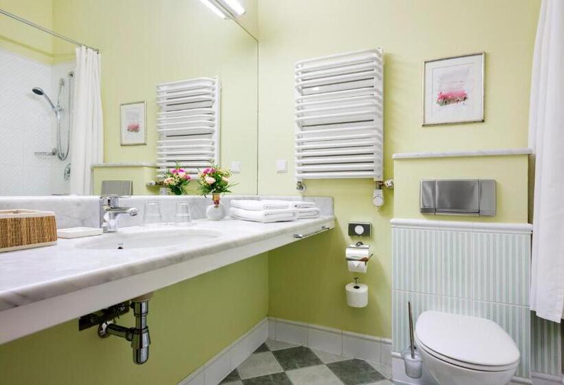 スタンダードルーム, Maltański