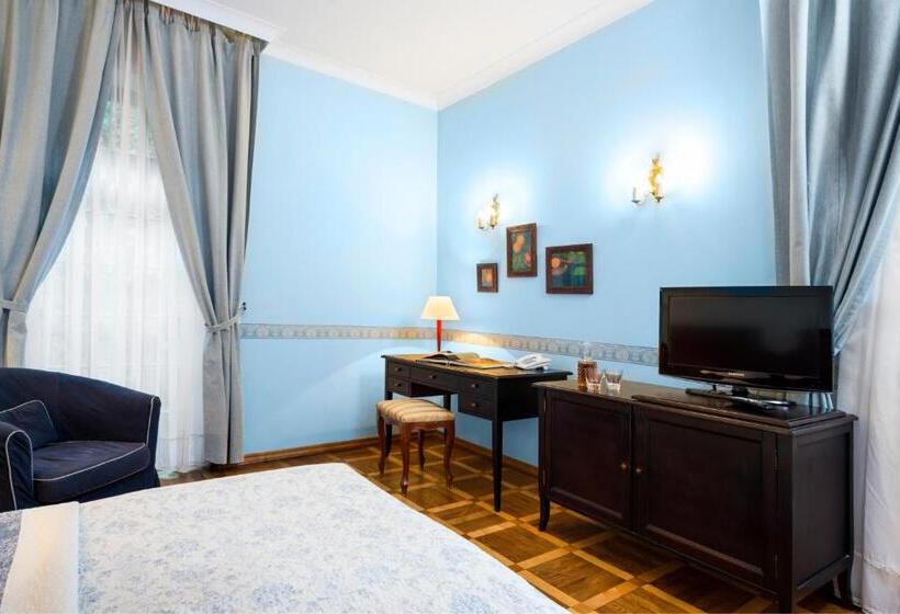 スーペリアールーム, Maltański