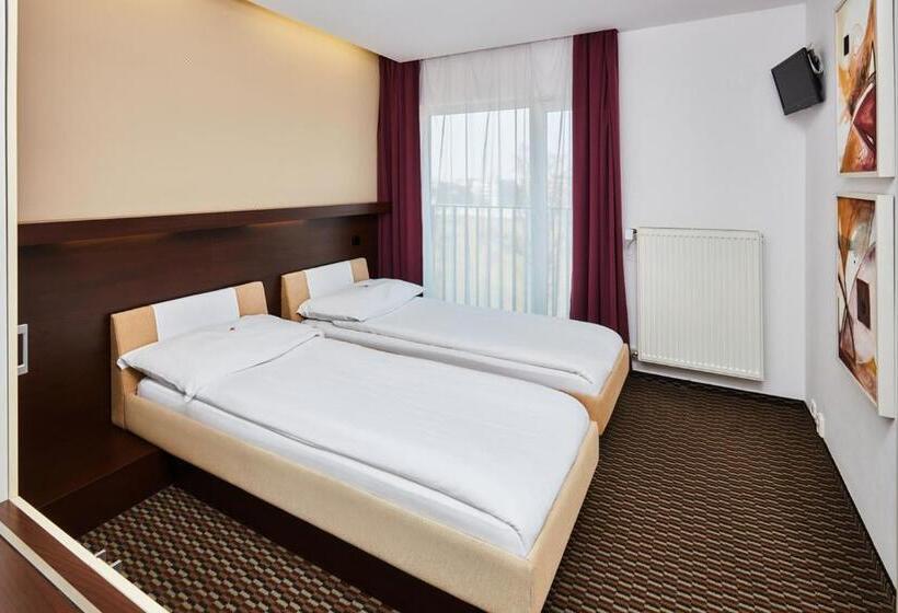 이코노미 룸, Rottal