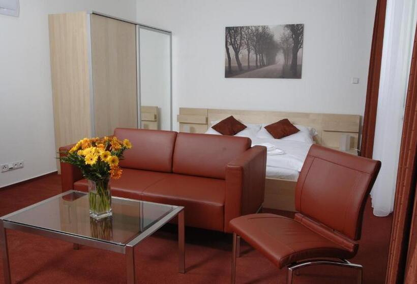 חדר ביזנס, Ruby Blue