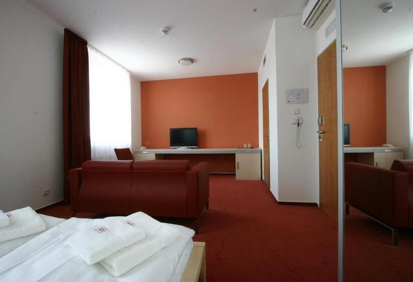 חדר ביזנס, Ruby Blue