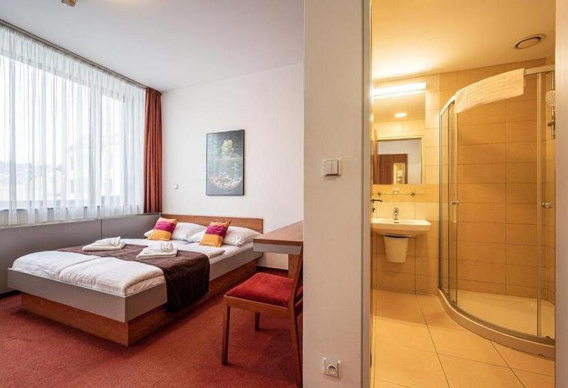 חדר סטנדרט, Ruby Blue