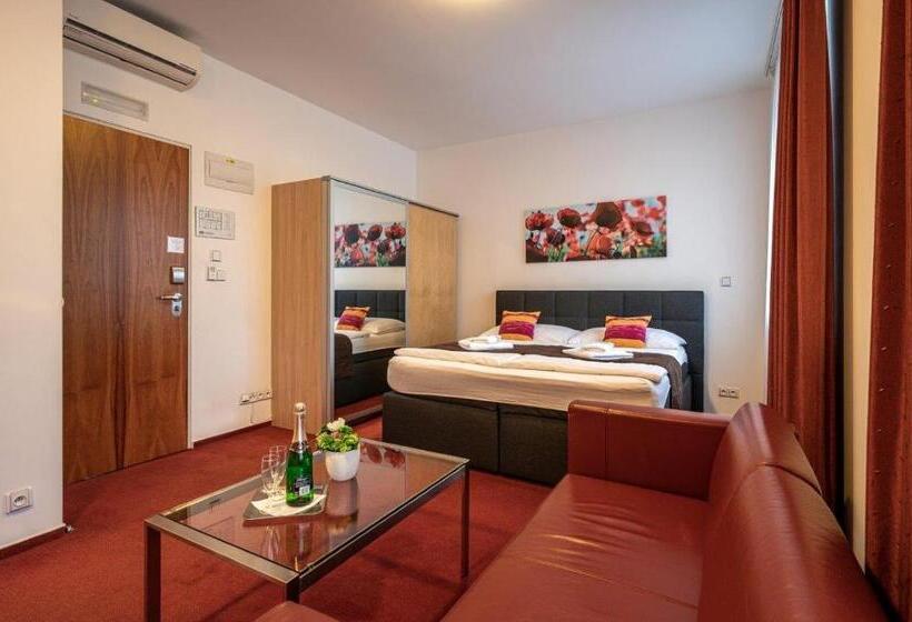 חדר ביזנס, Ruby Blue