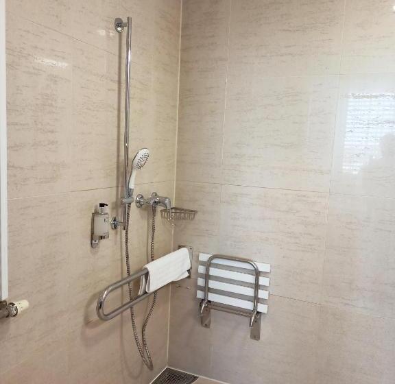 חדר סטנדרט, Ruby Blue