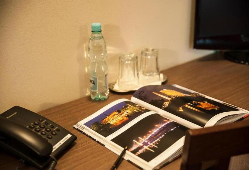 패밀리 룸, Sleep Wrocław