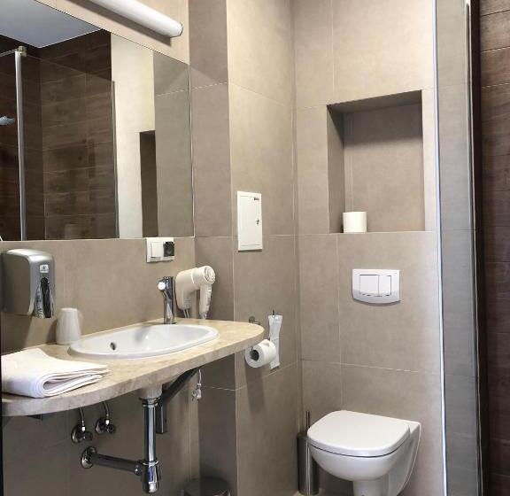 Трехместный Номер Комфорт, Sleep Wrocław