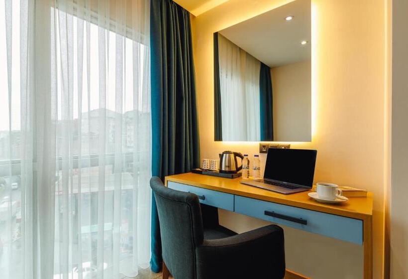 اتاق لوکس با بالکن, Urban Hotel Bomonti